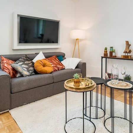 Eg Rechts -Wunderschone 80M² Grosse 3-Zimmer City Wohnung Nahe Salzburg Freilassing Exterior photo
