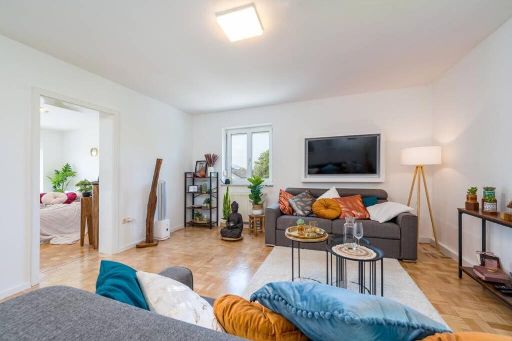 Eg Rechts -Wunderschone 80M² Grosse 3-Zimmer City Wohnung Nahe Salzburg Freilassing Exterior photo