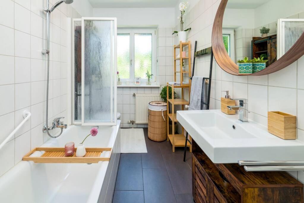 Eg Rechts -Wunderschone 80M² Grosse 3-Zimmer City Wohnung Nahe Salzburg Freilassing Exterior photo